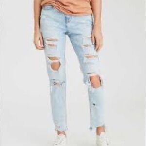 American Eagle Mom Jeans Super Destroyed 00